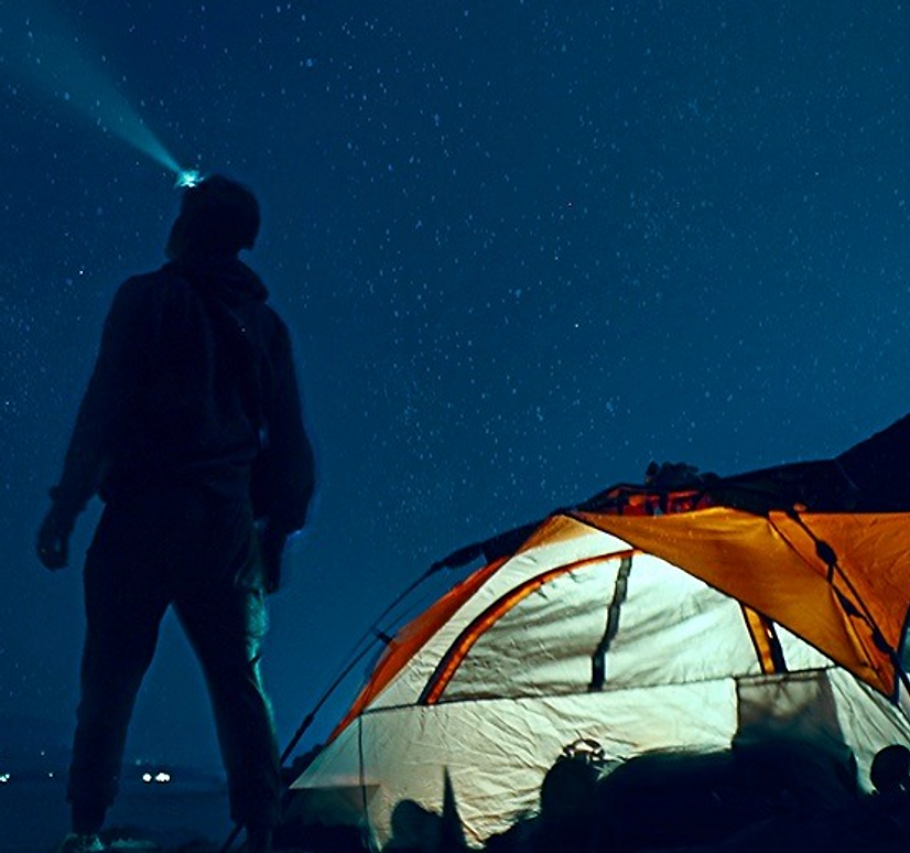 Conversation sous la tente